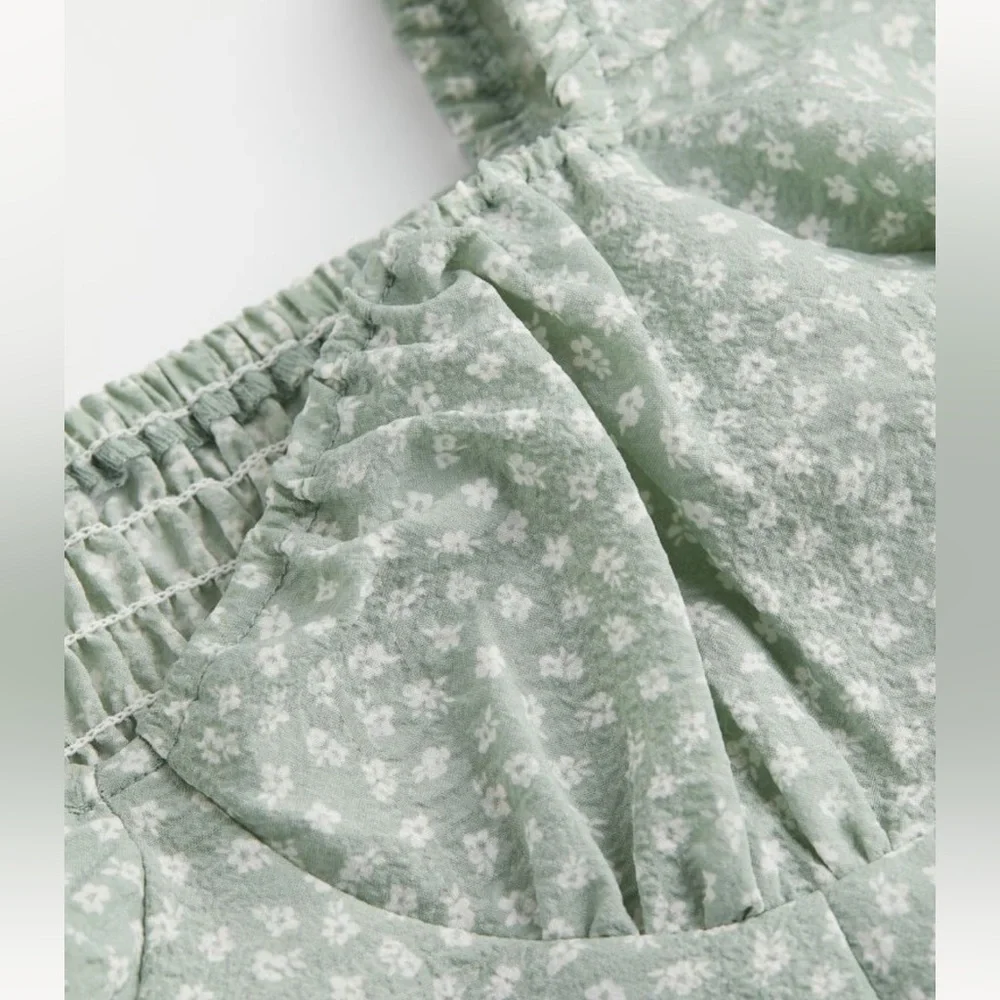 H&M Puff-sleeved Crêped Dress - Picture 3 of 3